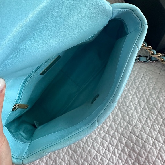 Chanel lambskin quilted medium 19 - Picture 2 of 10